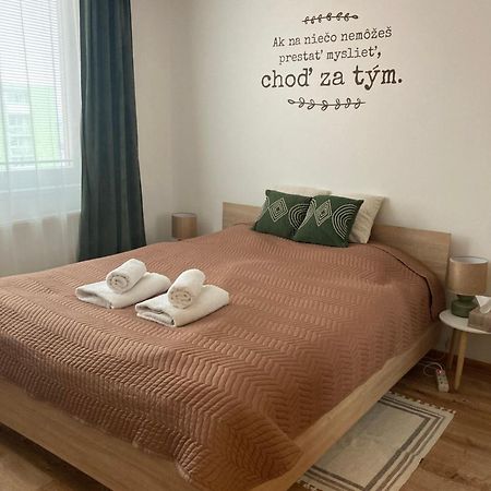 Apartman Nedaleko Centra Mesta Michalovce Dış mekan fotoğraf